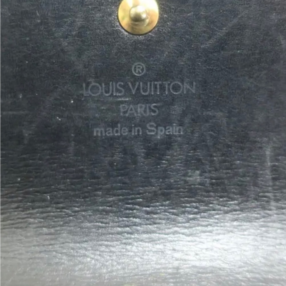 LV wallet along with code Epi black with logo on bottom right corner. . - Picture 9 of 10